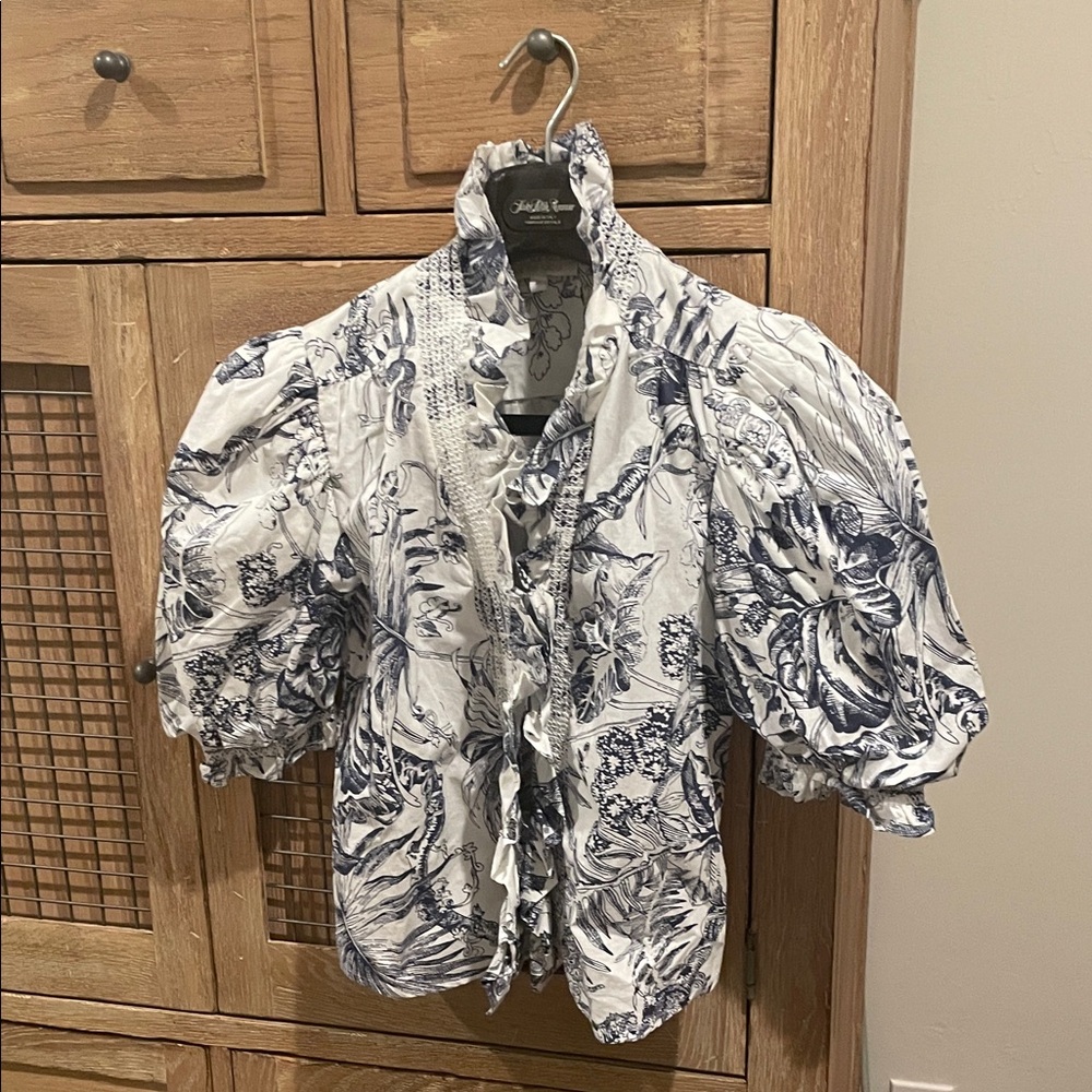 Floral Puff Sleeve Top - Black and White EUC
